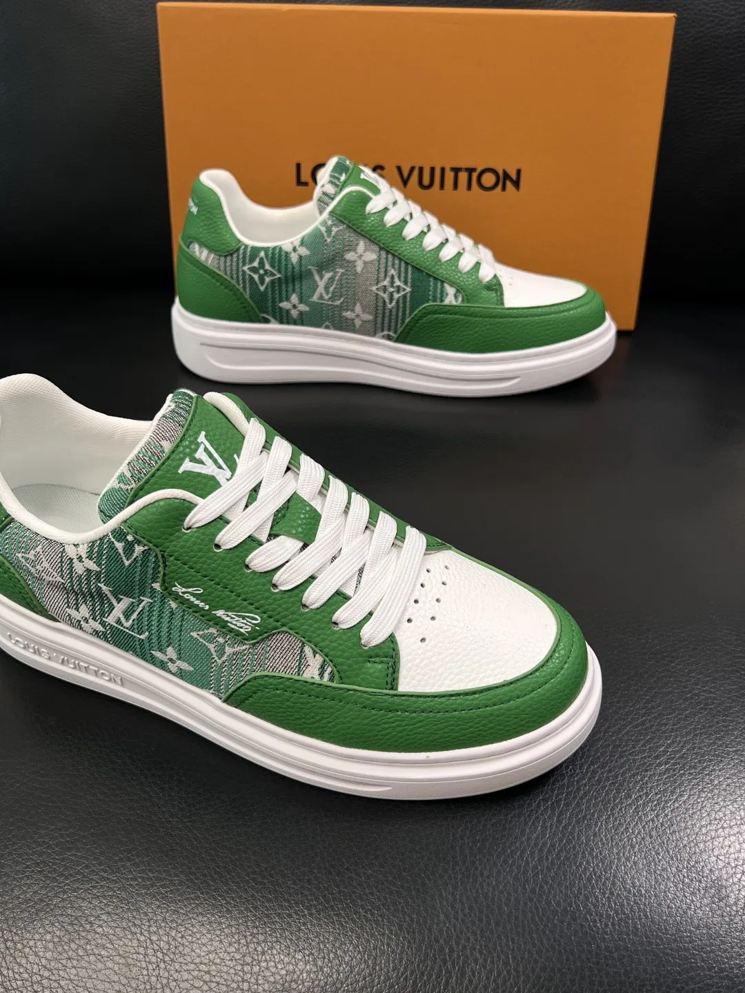 LV 27FW QVUSQNN 122 스니커즈 23