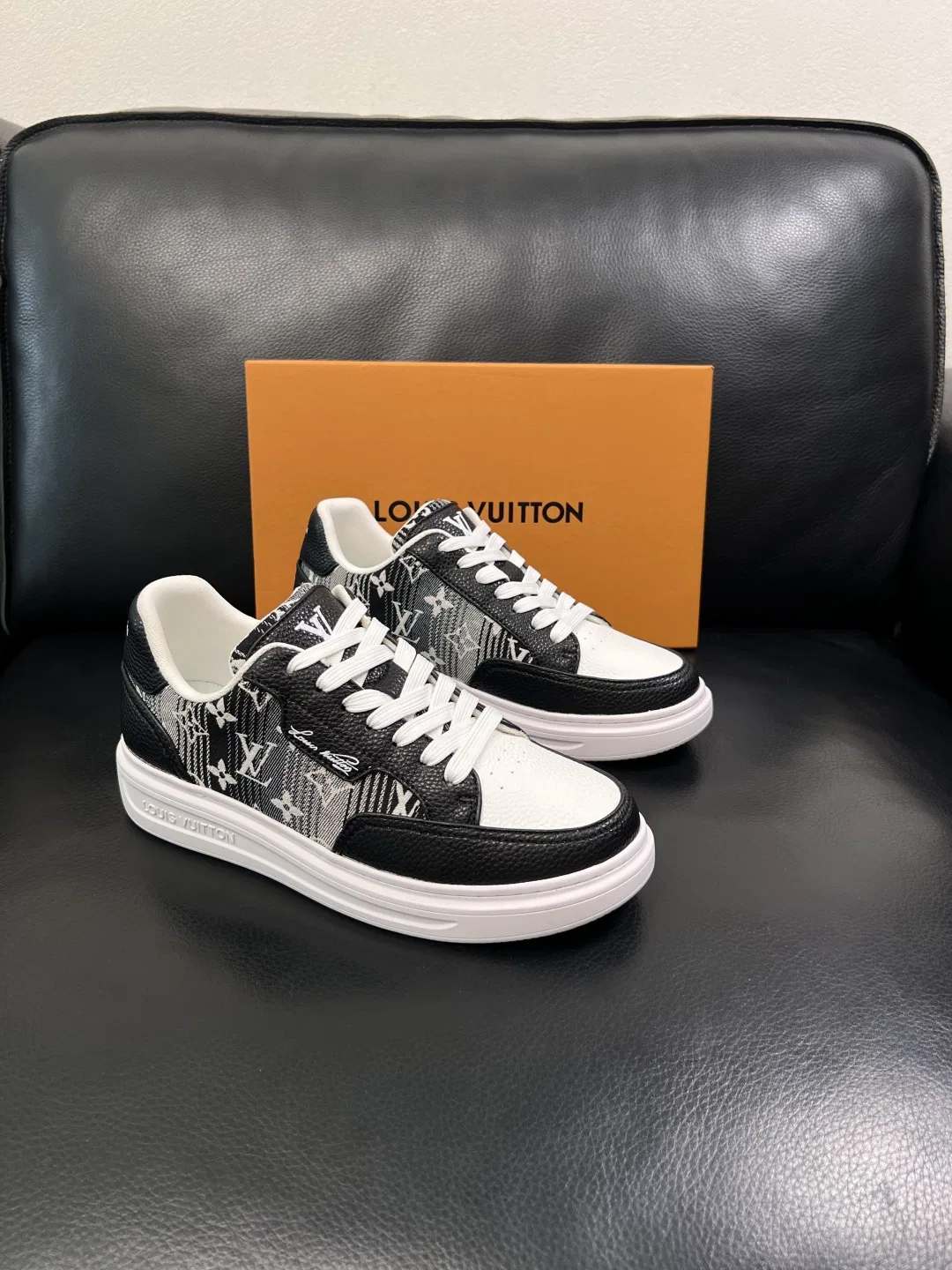 LV 27FW QVUSQNN 122 스니커즈 26