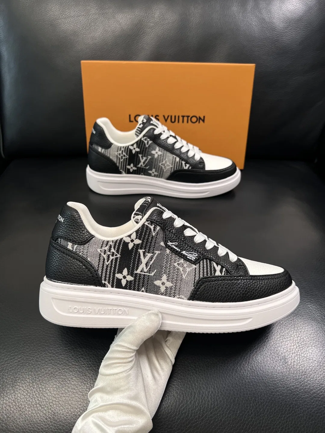 LV 27FW QVUSQNN 122 스니커즈 28
