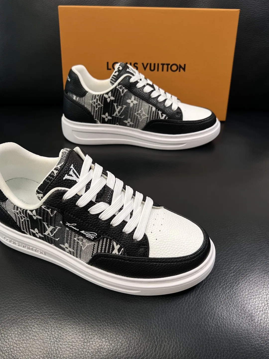 LV 27FW QVUSQNN 122 스니커즈 30