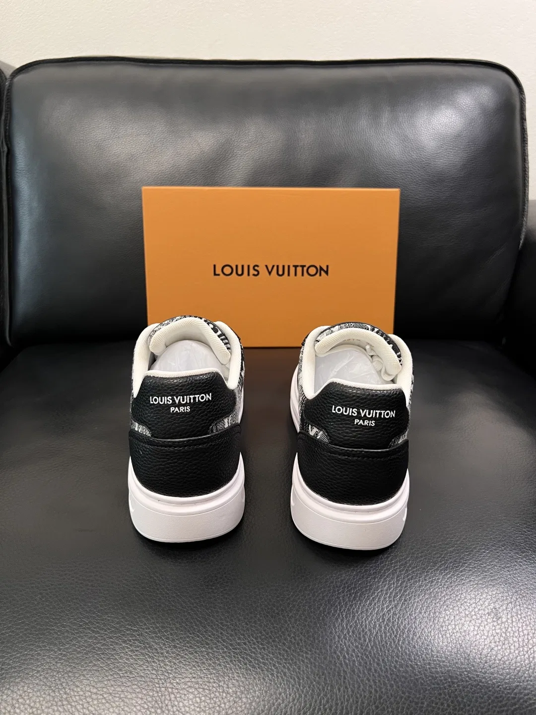 LV 27FW QVUSQNN 122 스니커즈 32
