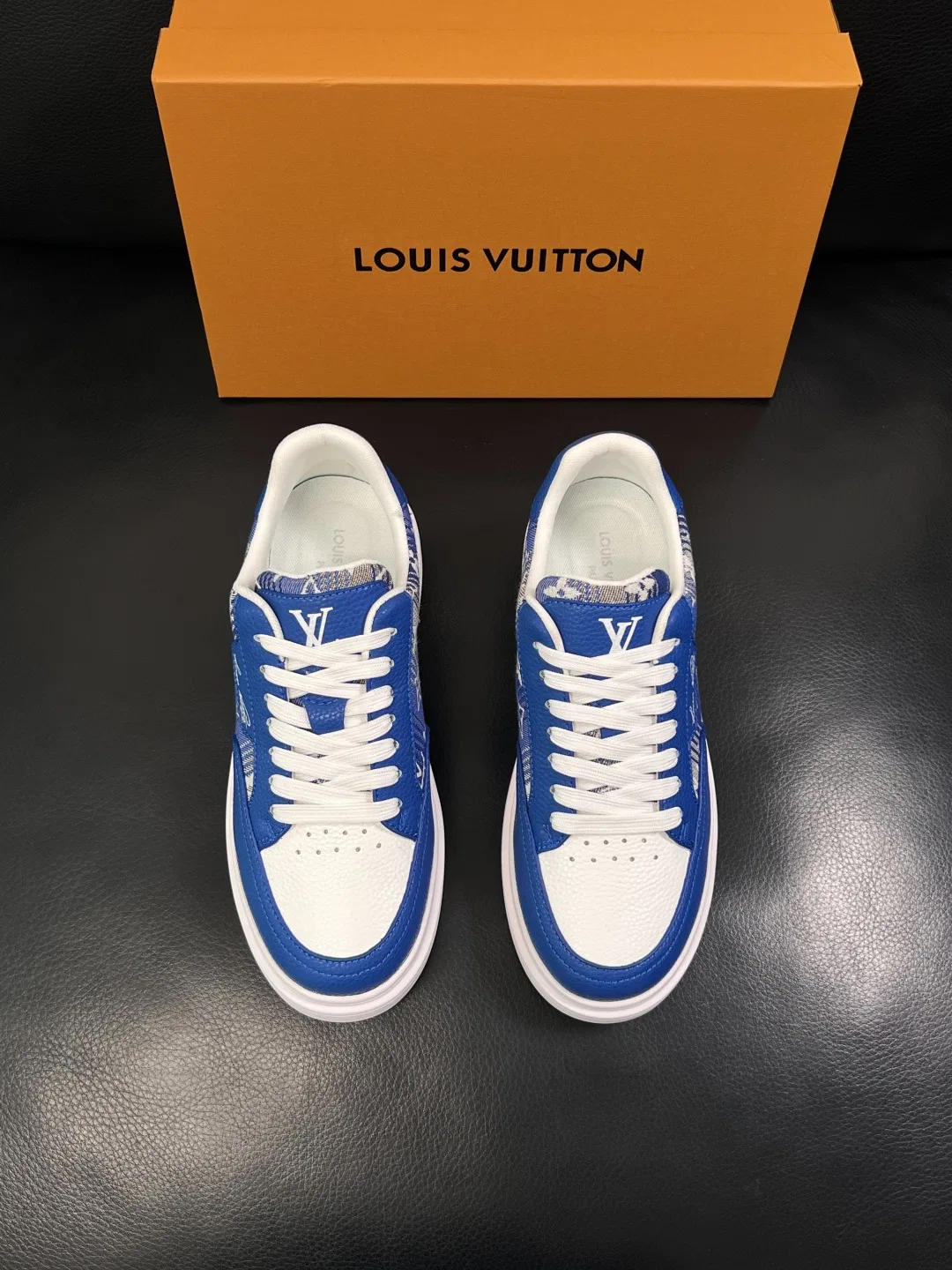LV 27FW QVUSQNN 122 스니커즈 35