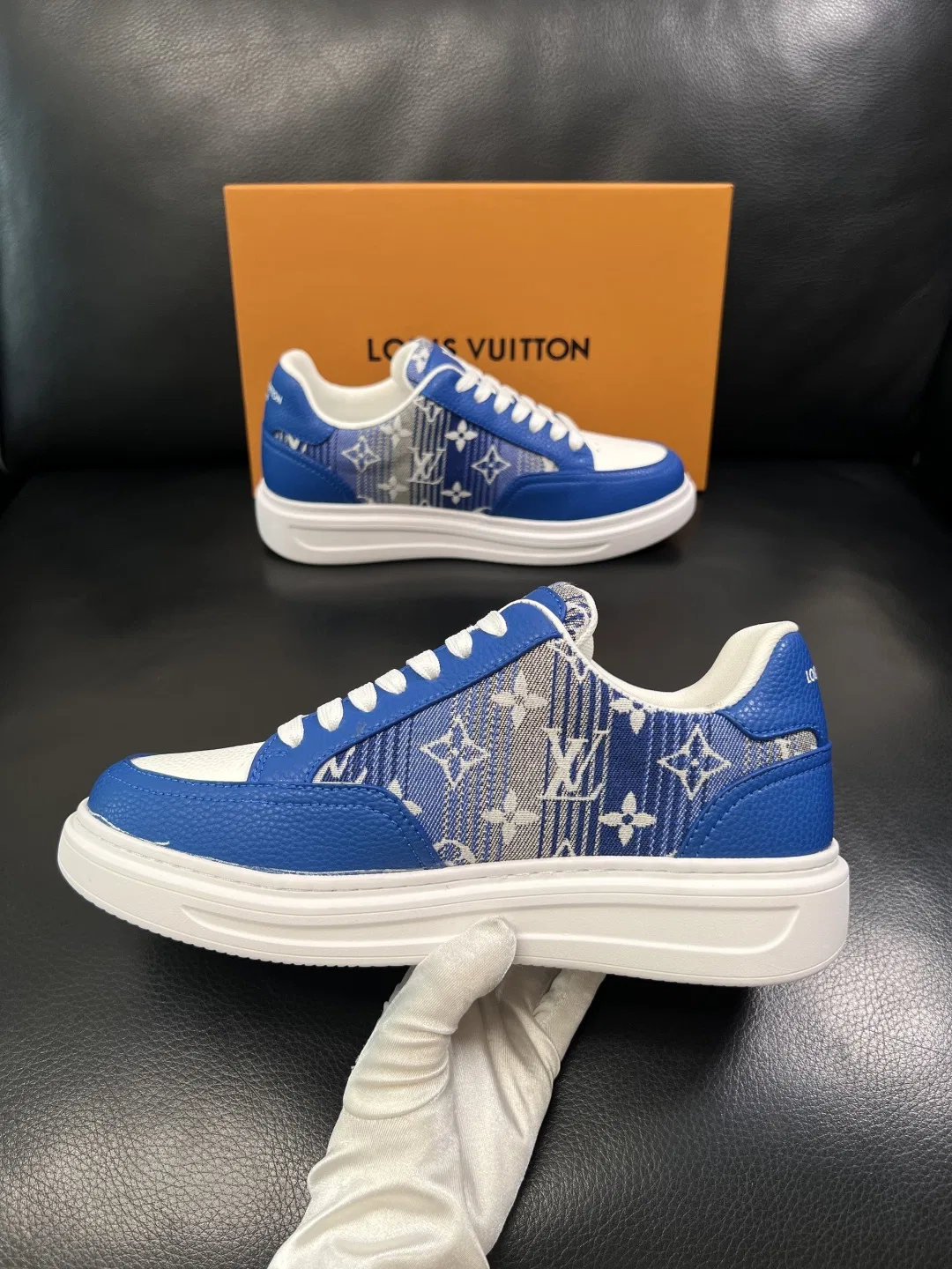 LV 27FW QVUSQNN 122 스니커즈 36