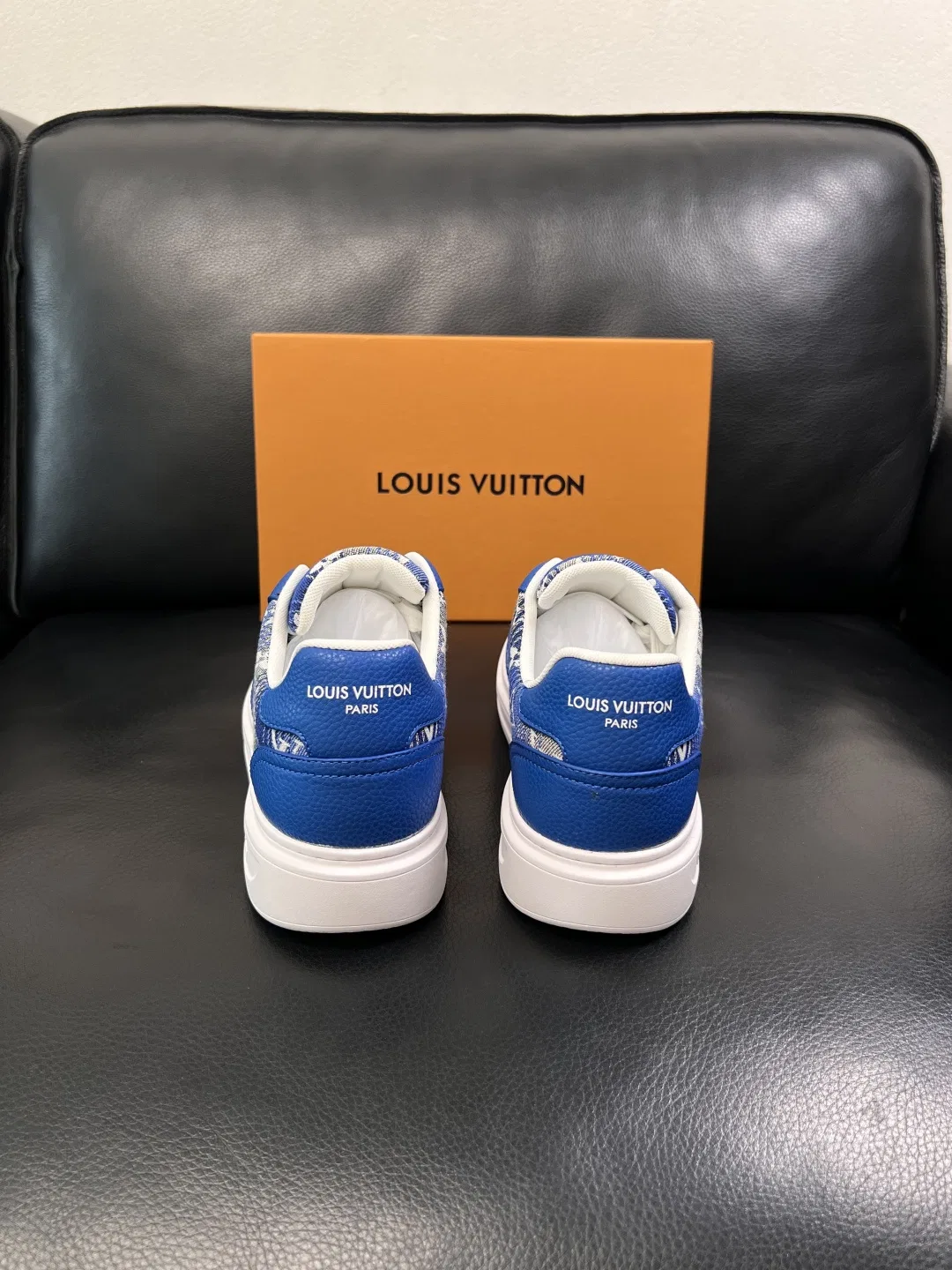 LV 27FW QVUSQNN 122 스니커즈 39