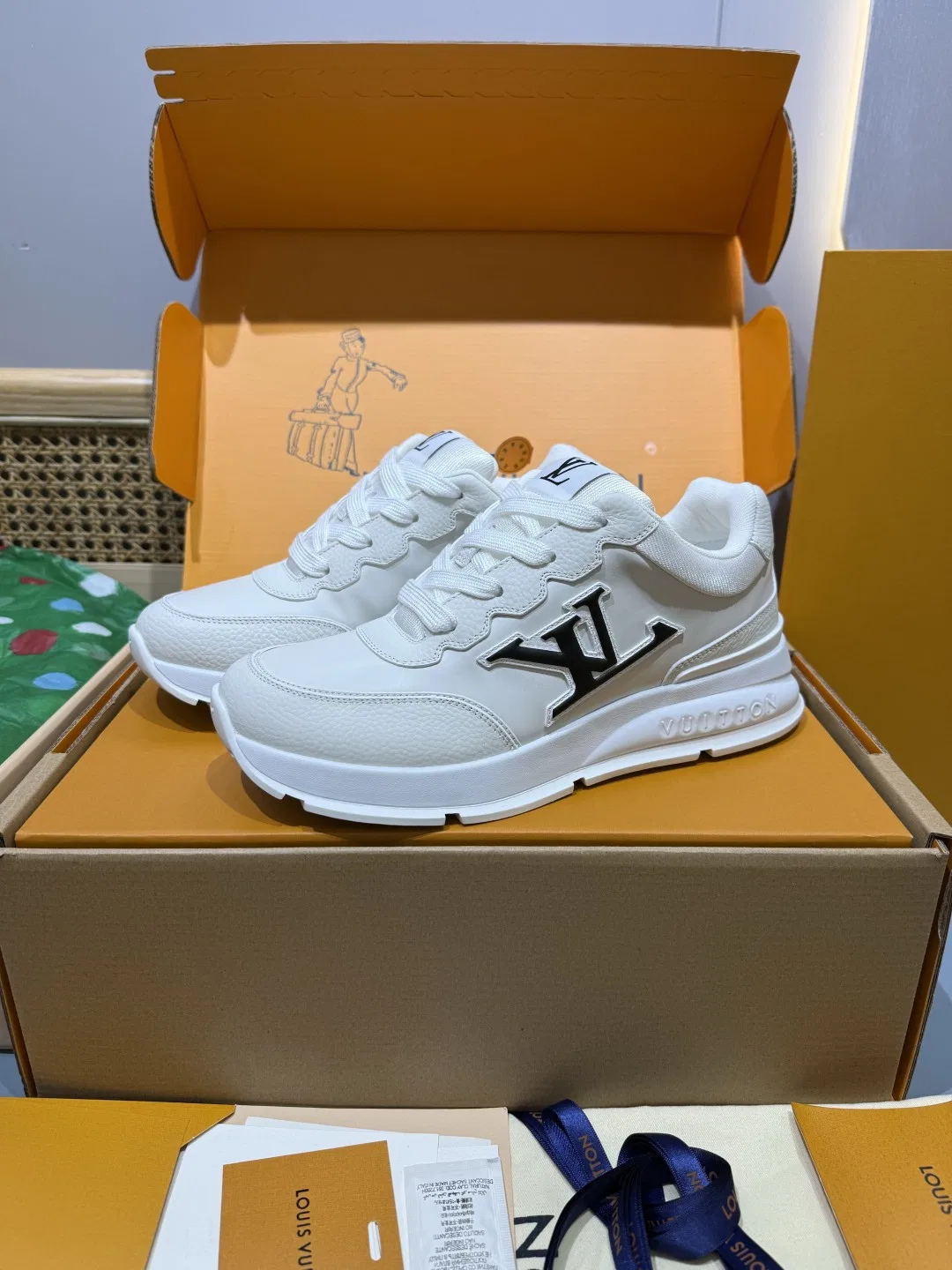 LV 27FW QVUSQNN 128 스니커즈 11