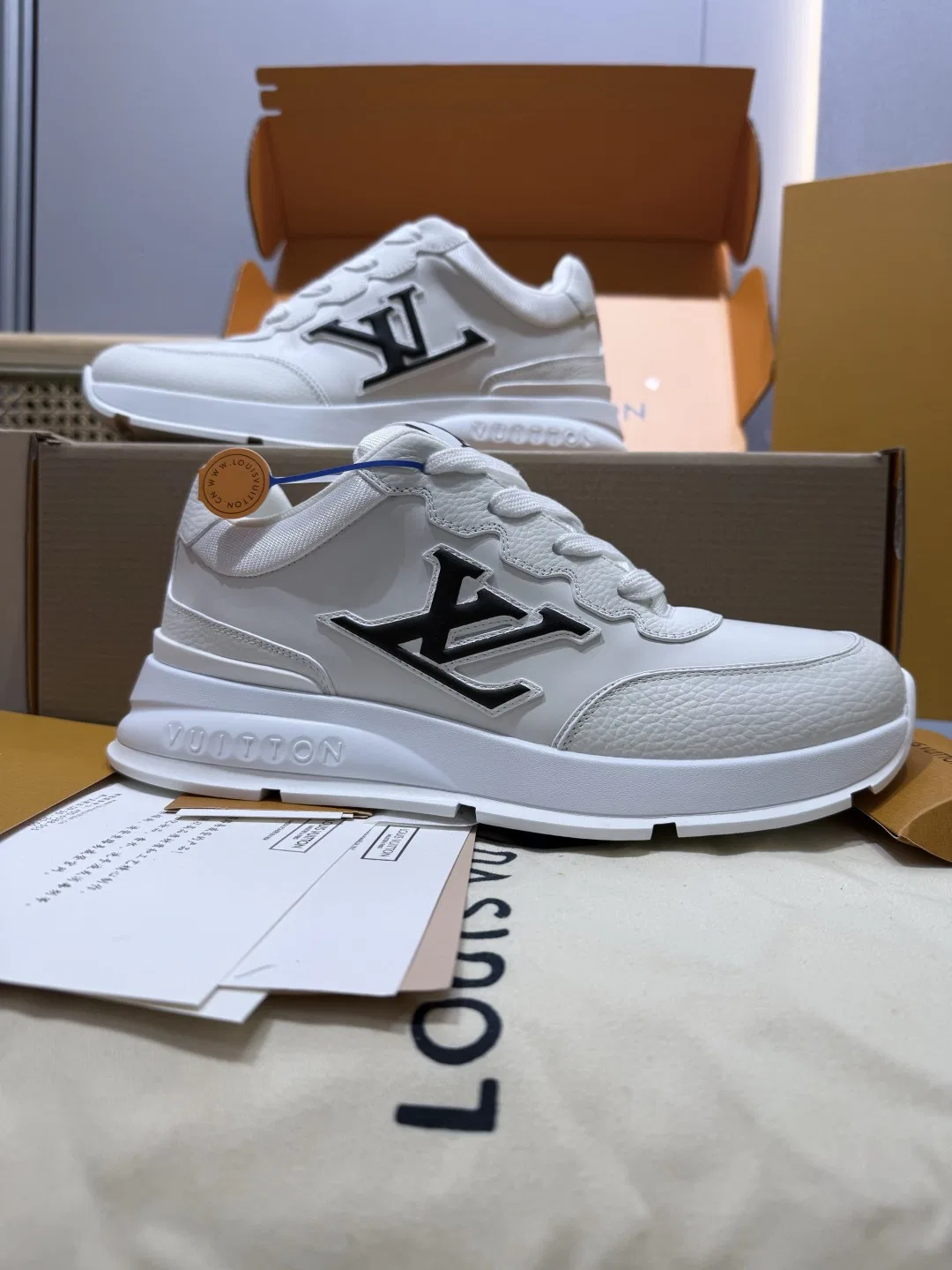 LV 27FW QVUSQNN 128 스니커즈 13