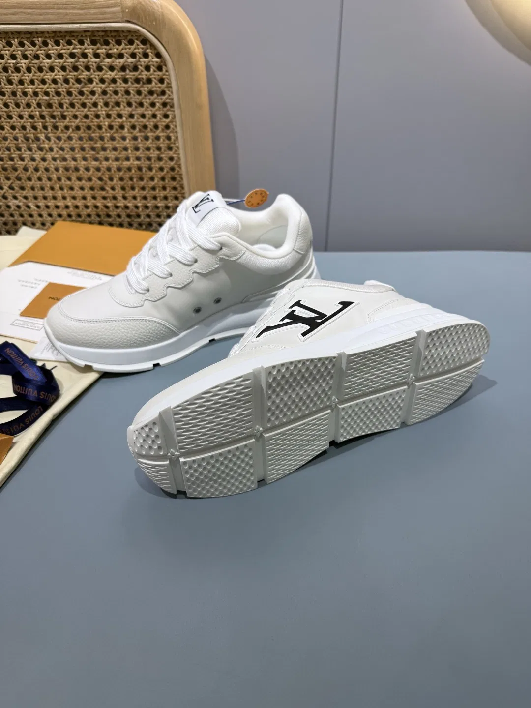 LV 27FW QVUSQNN 128 스니커즈 15