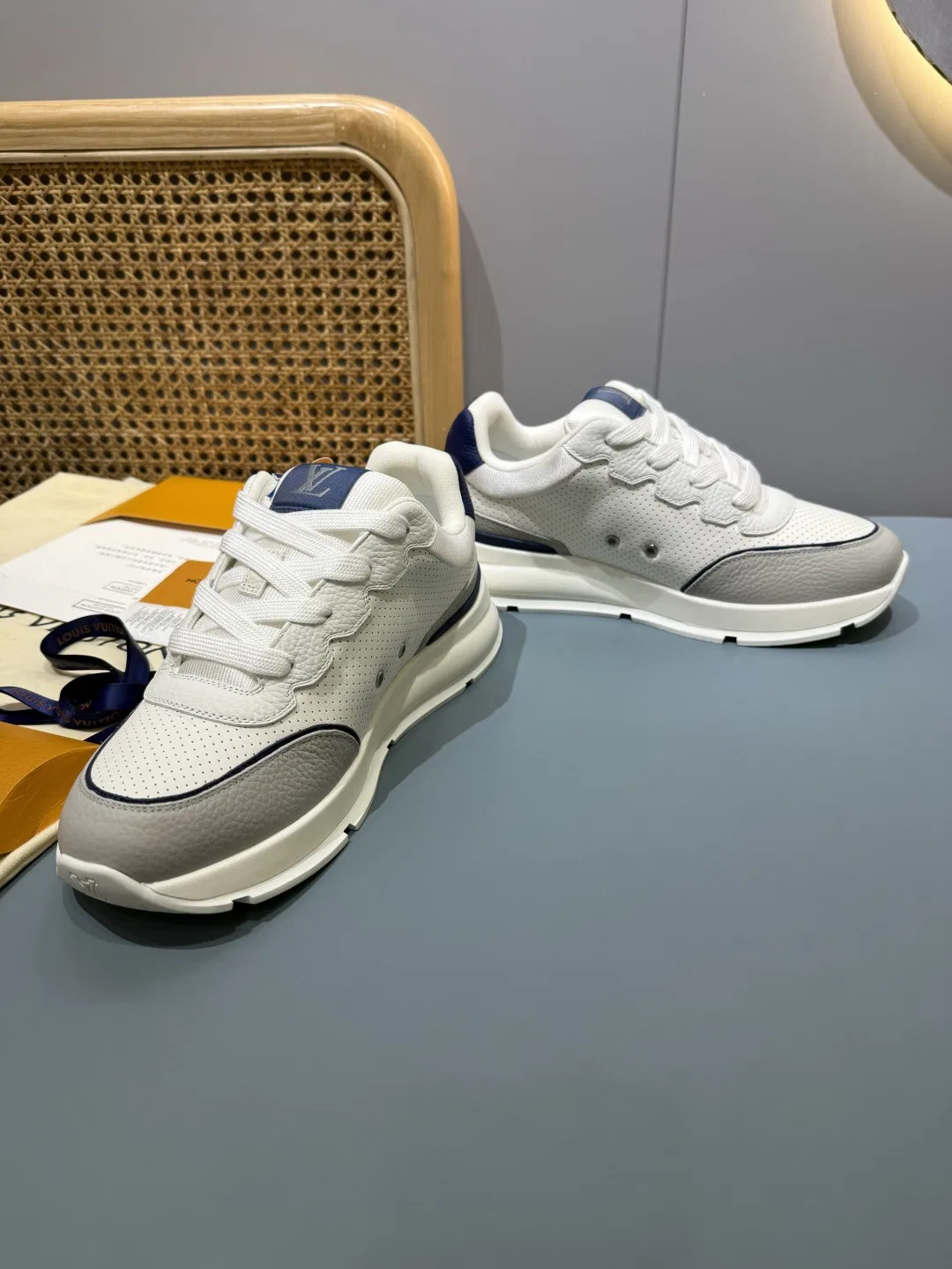 LV 27FW QVUSQNN 128 스니커즈 22