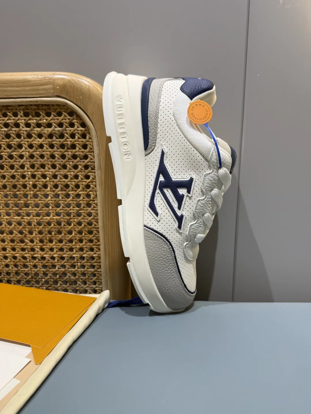 LV 27FW QVUSQNN 128 스니커즈 25