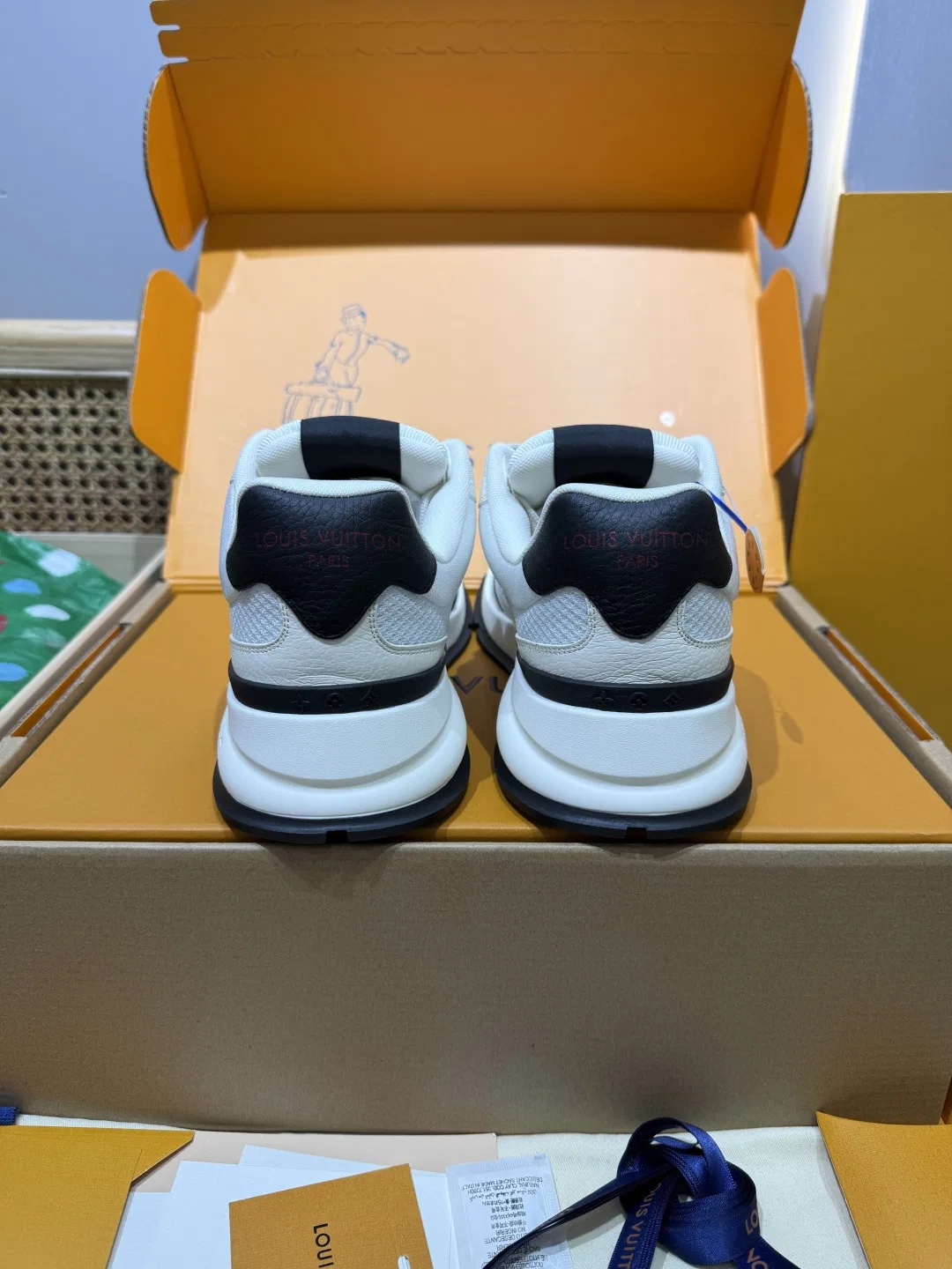 LV 27FW QVUSQNN 128 스니커즈 37