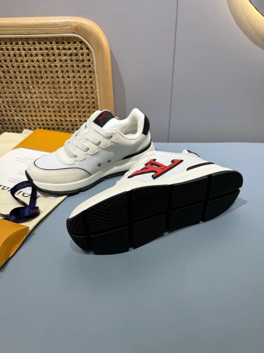 LV 27FW QVUSQNN 128 스니커즈 40