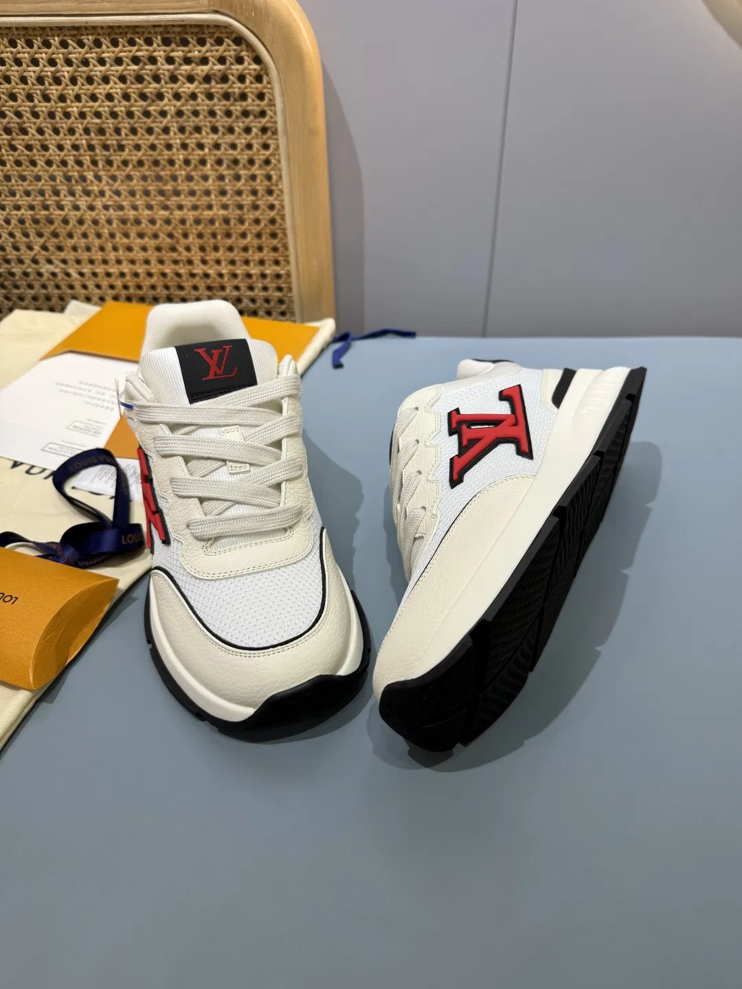 LV 27FW QVUSQNN 128 스니커즈 41