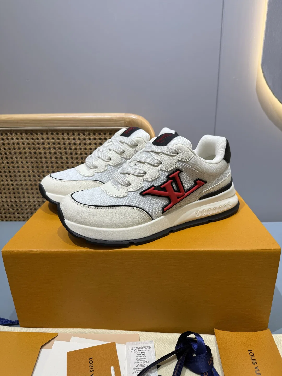 LV 27FW QVUSQNN 128 스니커즈 45
