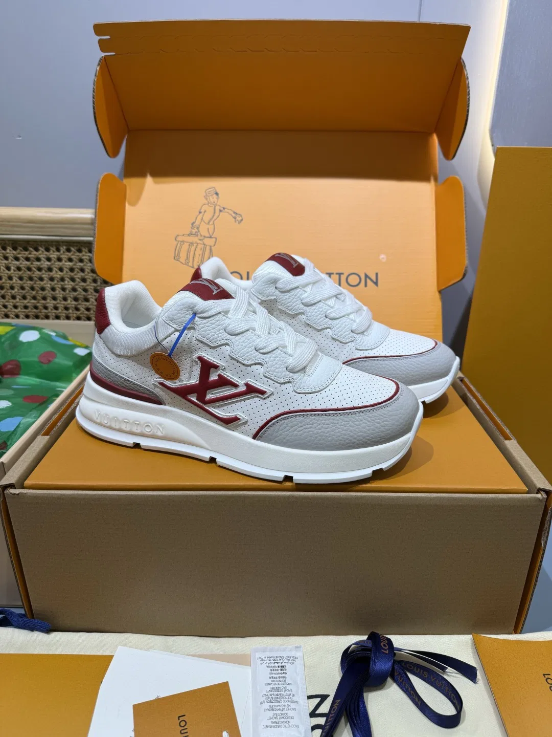 LV 27FW QVUSQNN 128 스니커즈 51