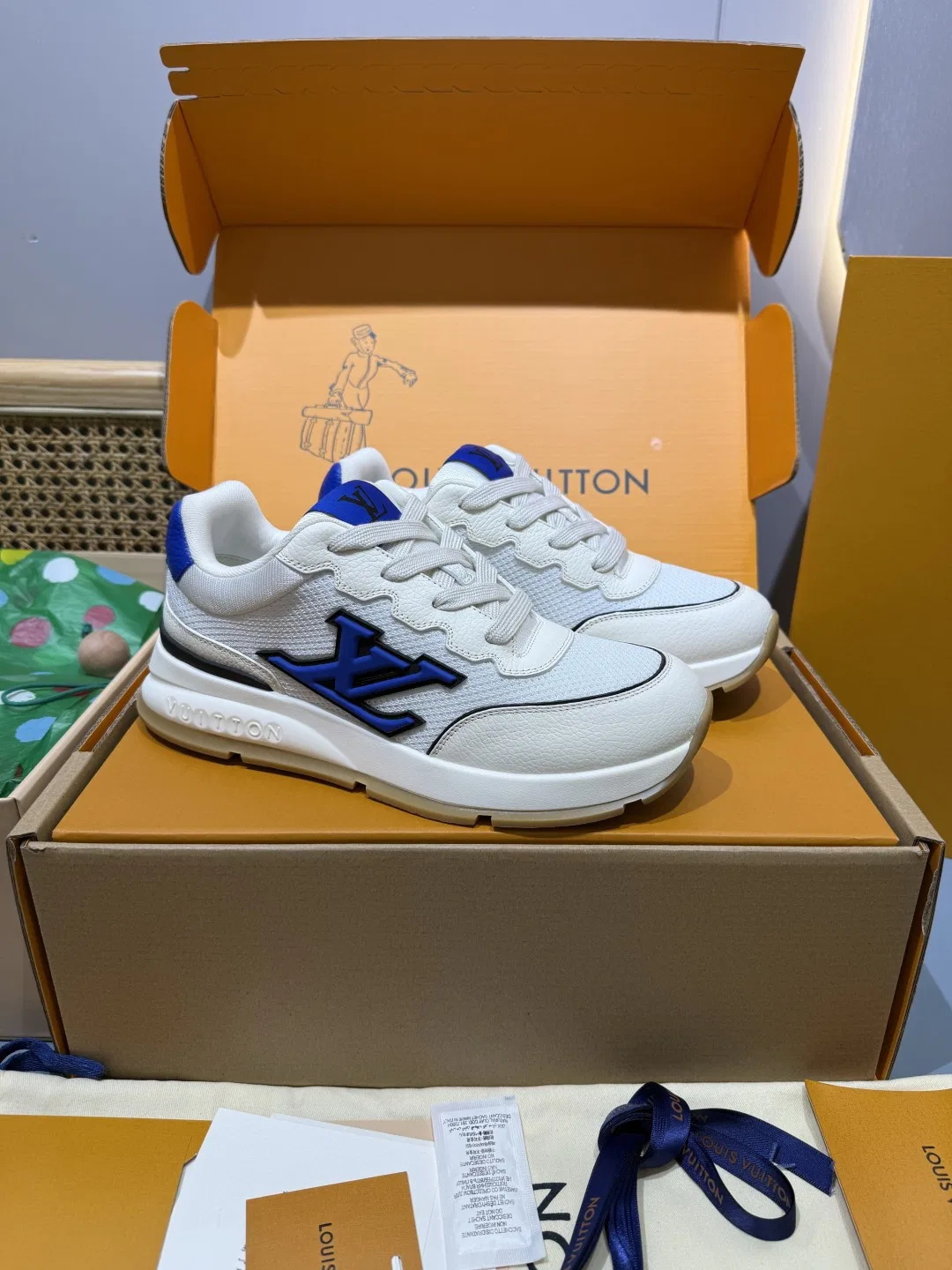 LV 27FW QVUSQNN 128 스니커즈 60