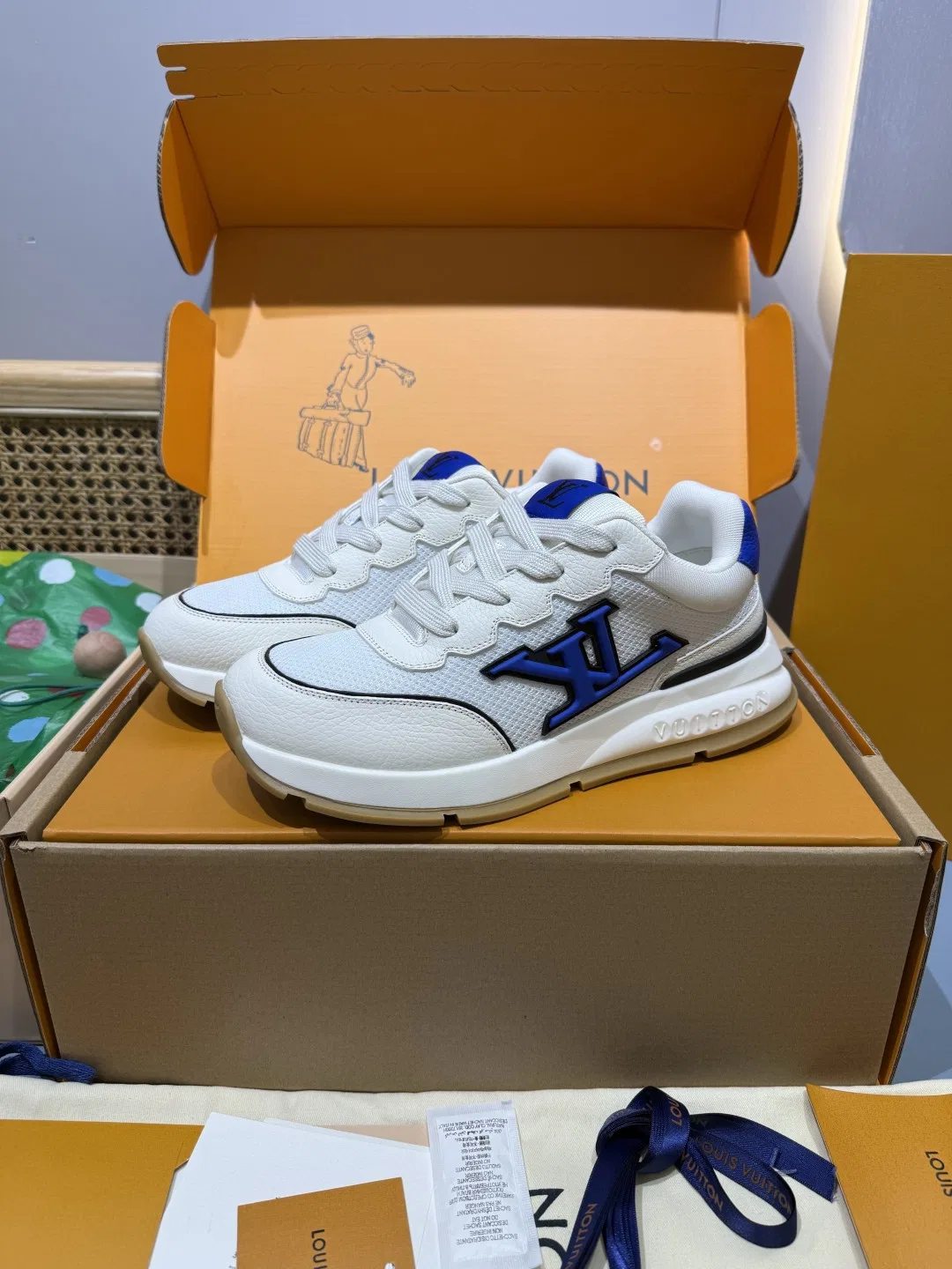 LV 27FW QVUSQNN 128 스니커즈 61