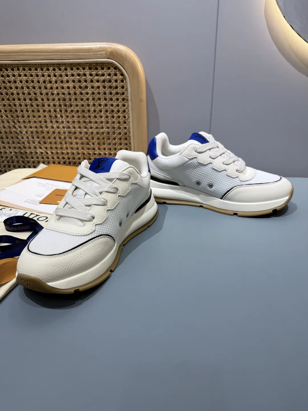 LV 27FW QVUSQNN 128 스니커즈 64