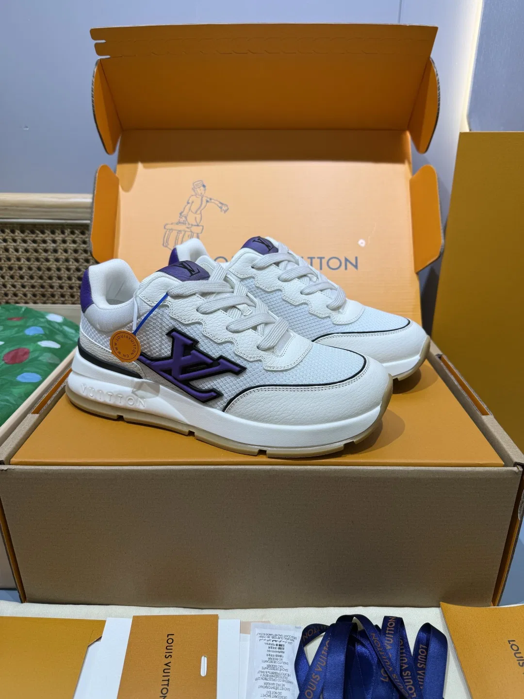 LV 27FW QVUSQNN 128 스니커즈 68