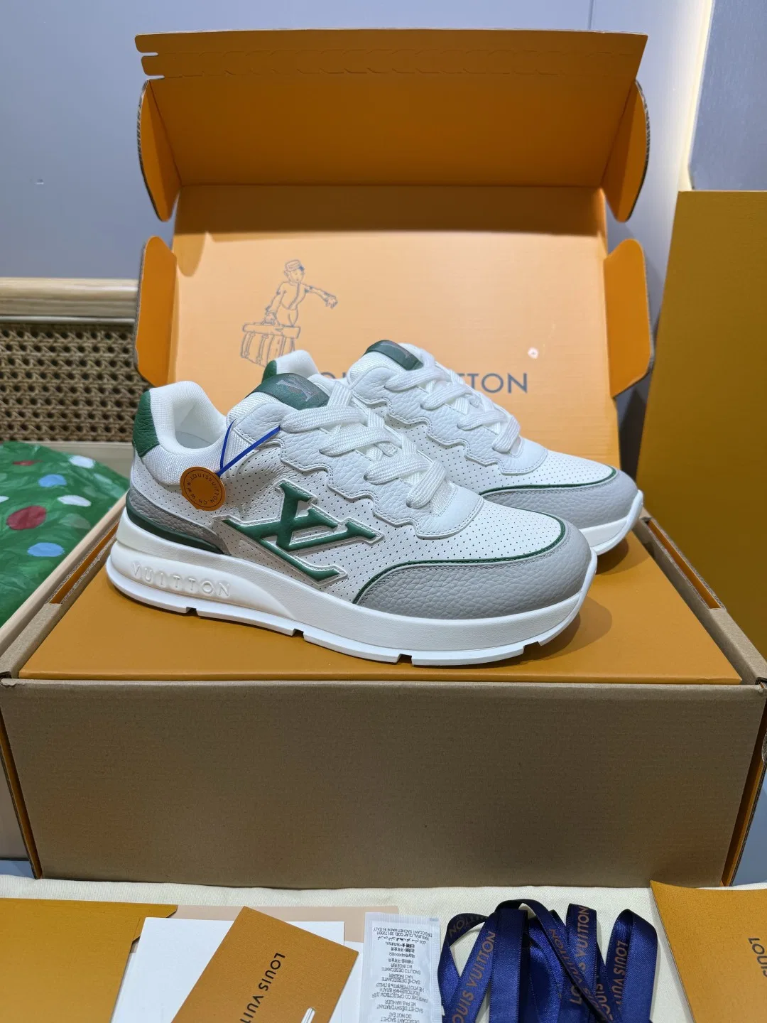 LV 27FW QVUSQNN 128 스니커즈 85