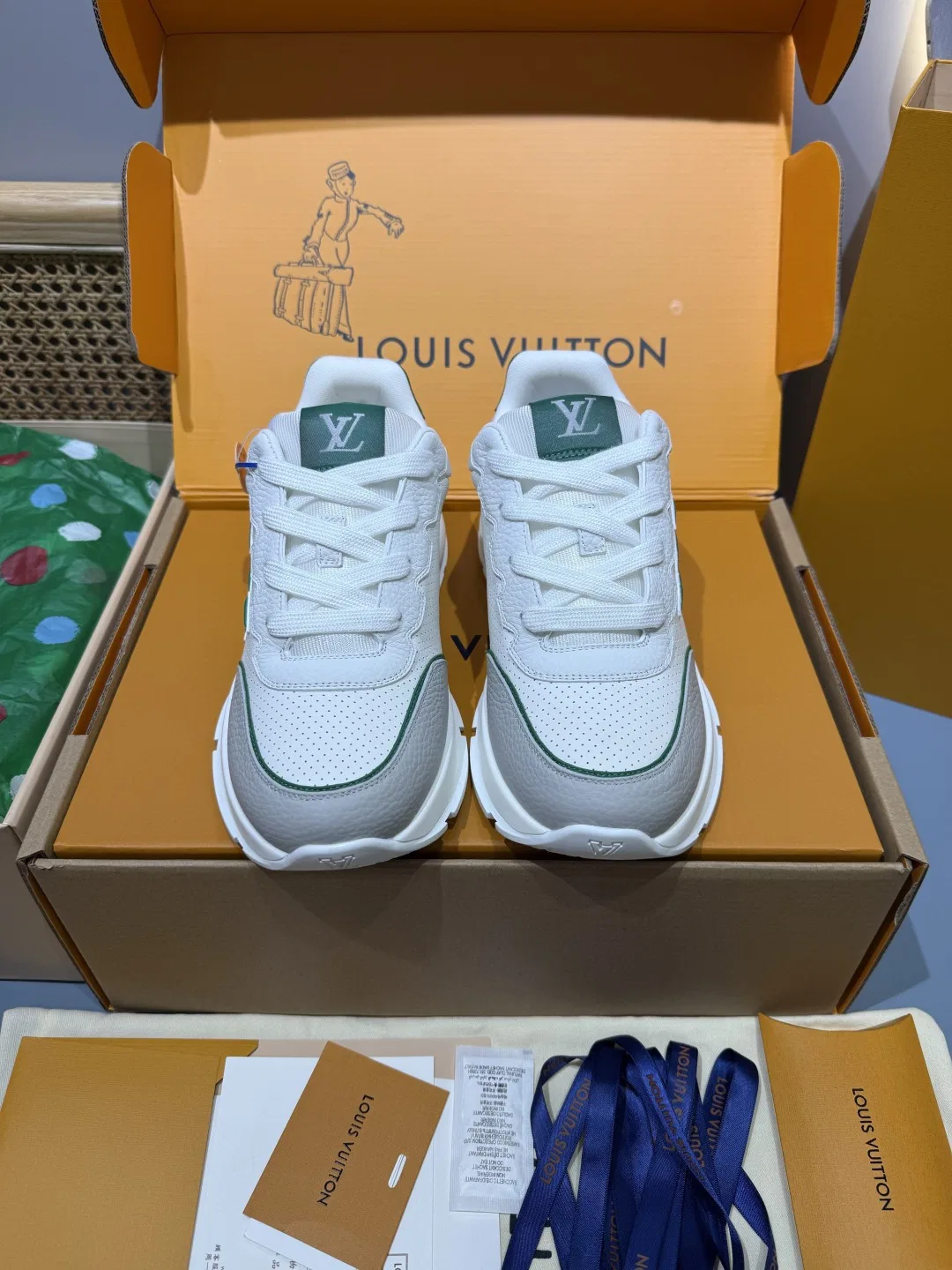 LV 27FW QVUSQNN 128 스니커즈 86