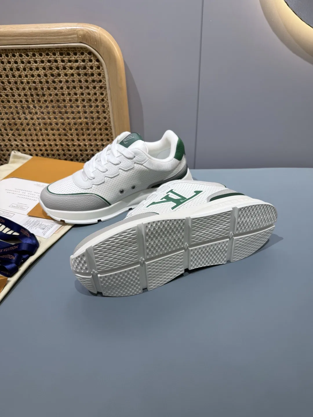 LV 27FW QVUSQNN 128 스니커즈 91