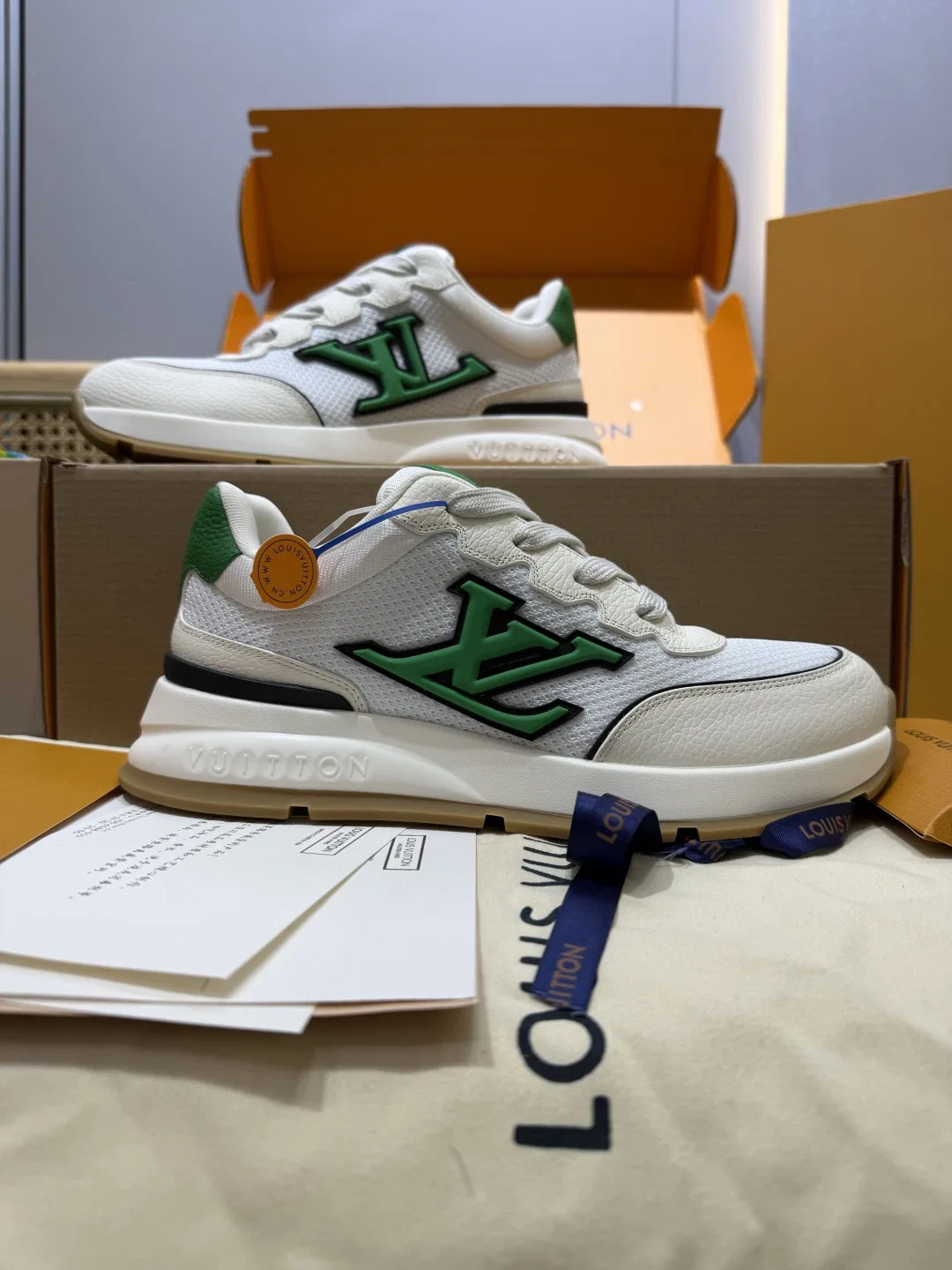 LV 27FW QVUSQNN 128 스니커즈 96