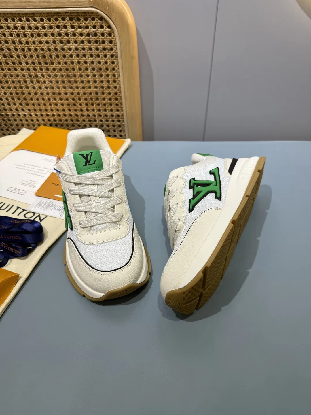 LV 27FW QVUSQNN 128 스니커즈 99