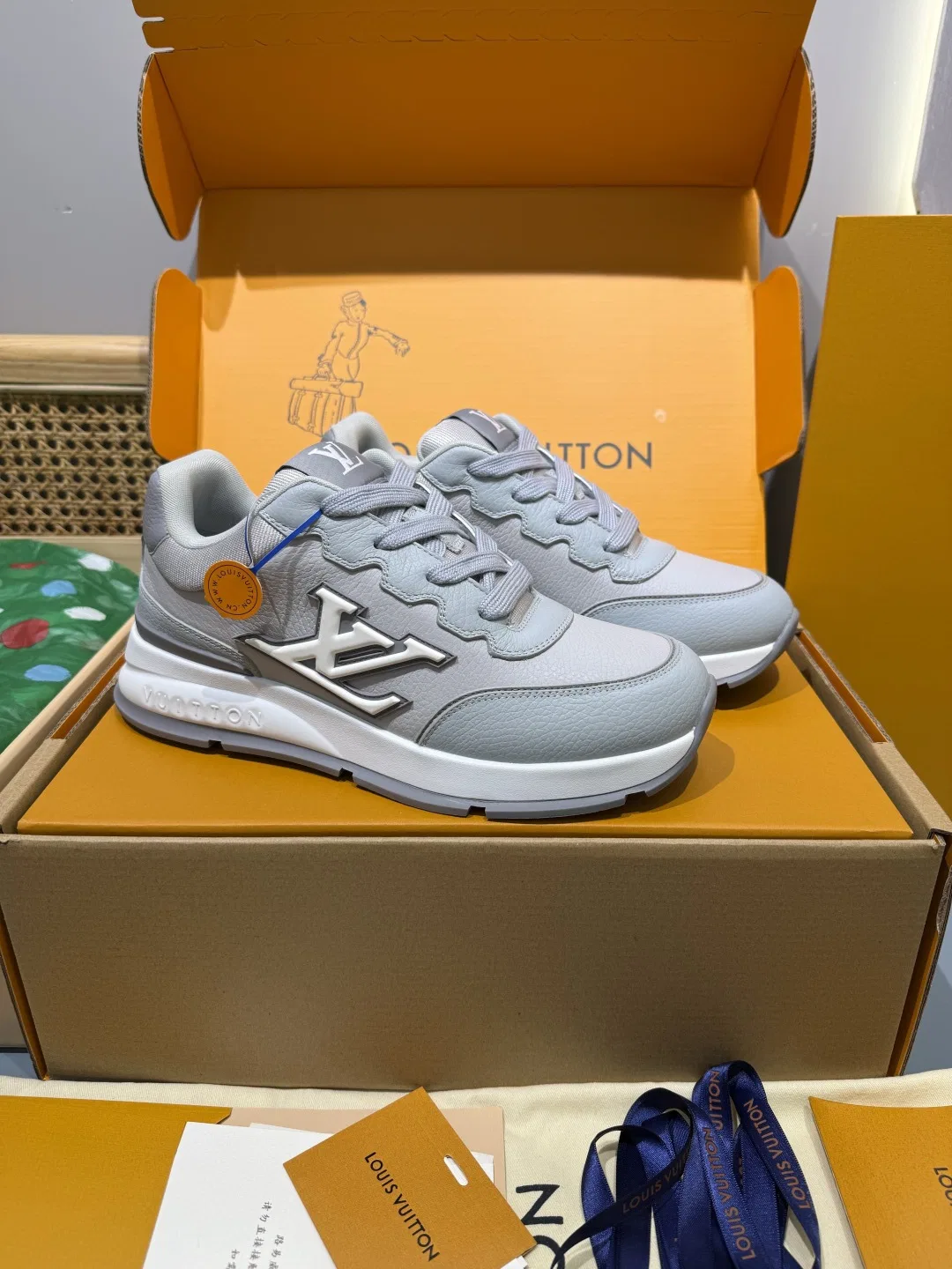LV 27FW QVUSQNN 129 스니커즈 18