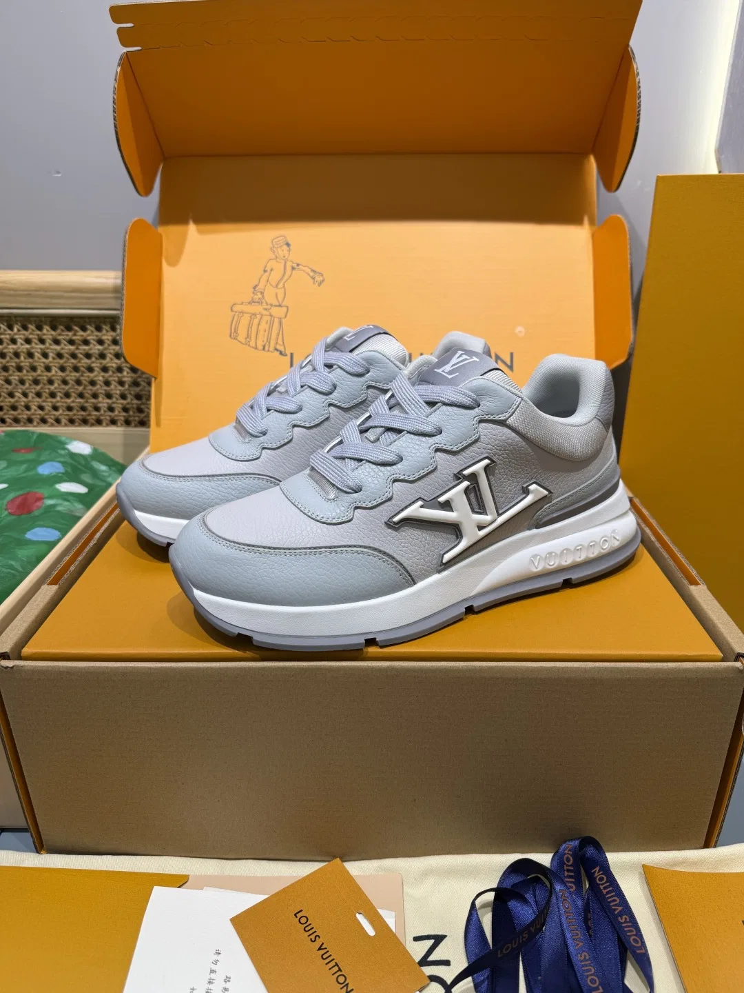 LV 27FW QVUSQNN 129 스니커즈 20
