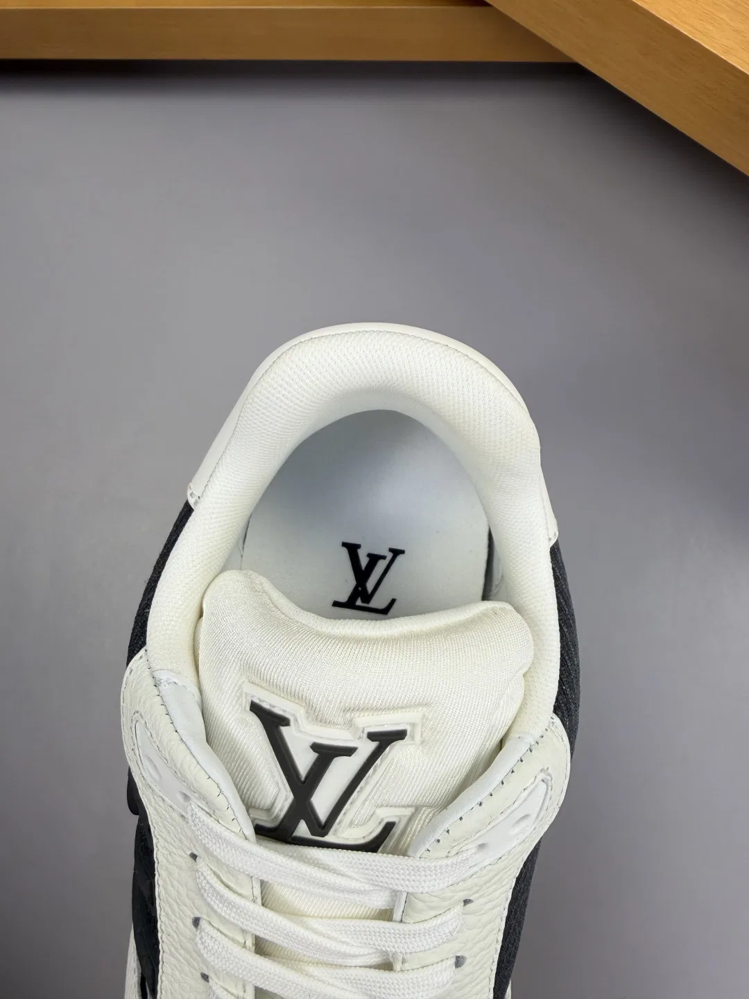 LV 27FW QVUSQNN 134 스니커즈 7