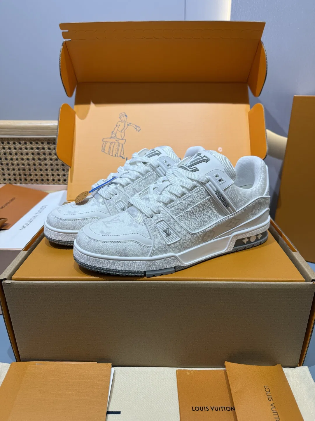 LV 27FW QVUSQNN 150 스니커즈 12