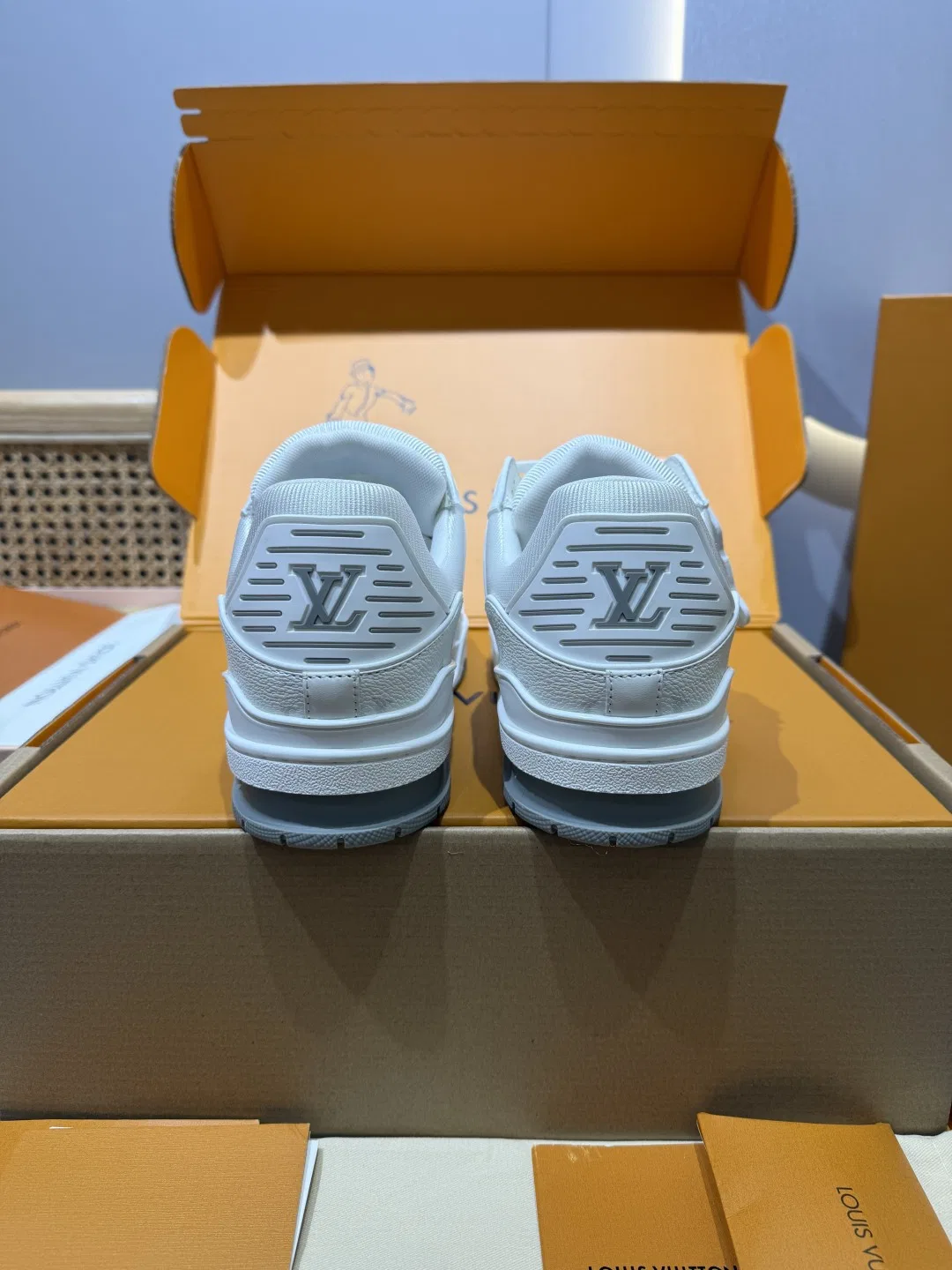LV 27FW QVUSQNN 150 스니커즈 14