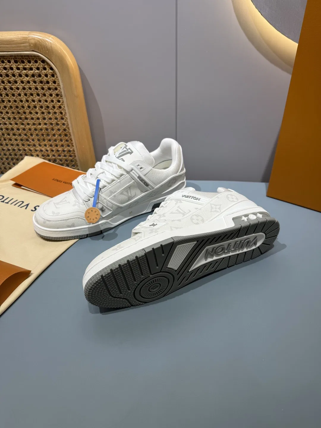LV 27FW QVUSQNN 150 스니커즈 16