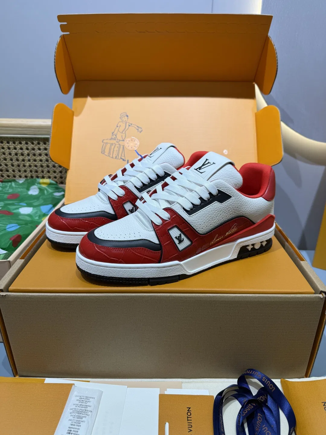 LV 27FW QVUSQNN 151 스니커즈 12