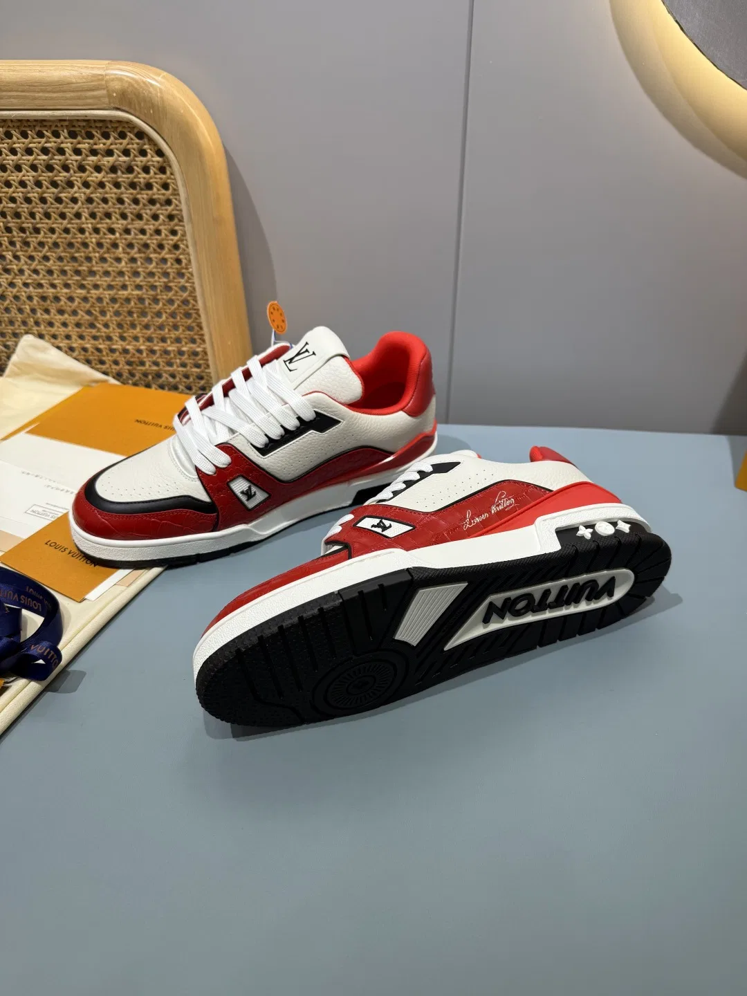 LV 27FW QVUSQNN 151 스니커즈 16