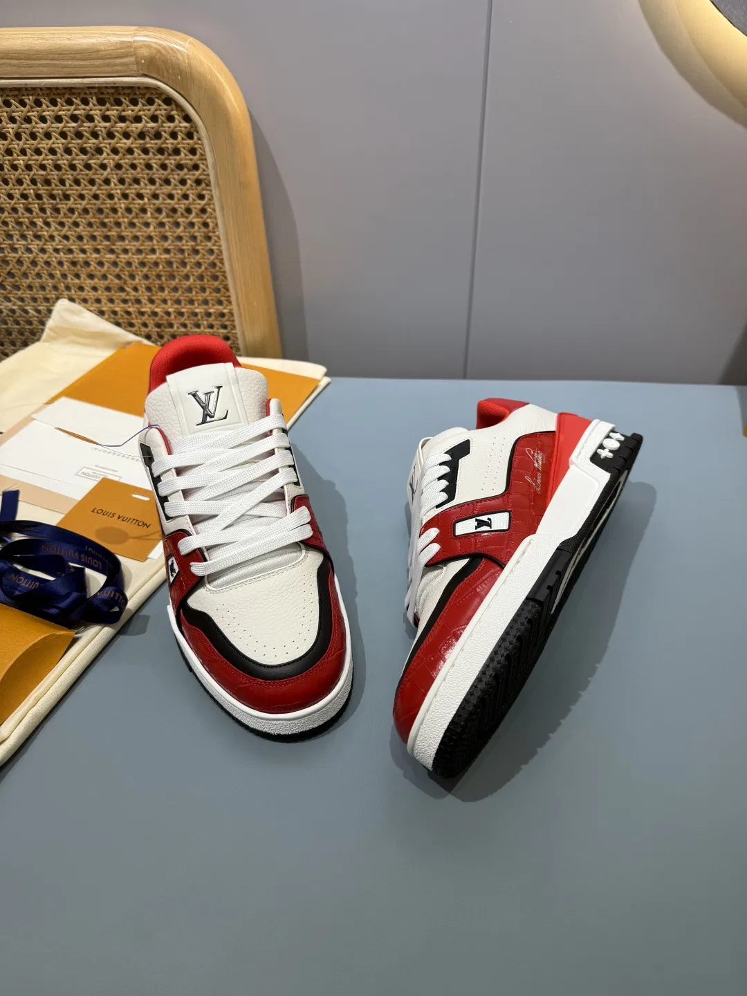 LV 27FW QVUSQNN 151 스니커즈 17