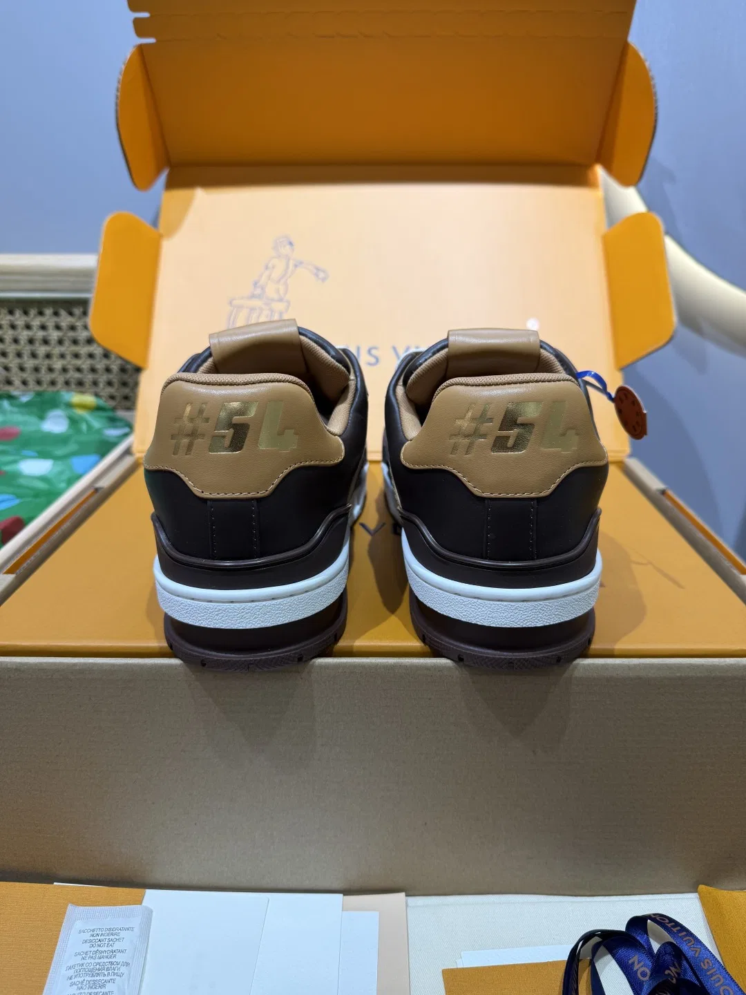 LV 27FW QVUSQNN 151 스니커즈 21