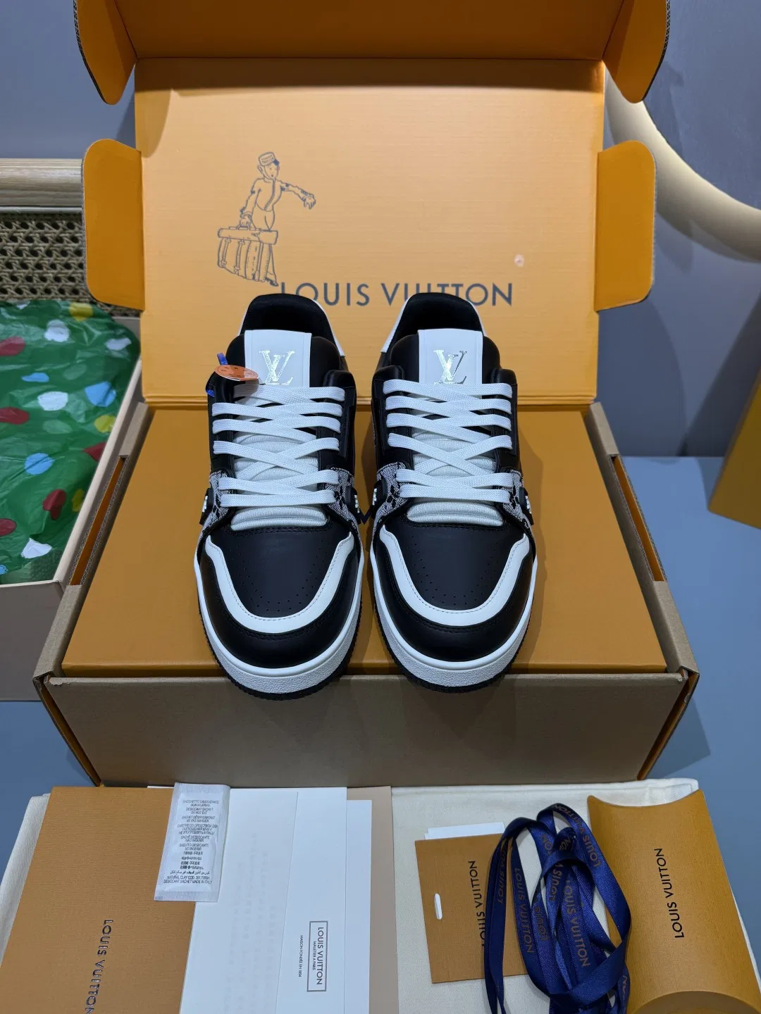LV 27FW QVUSQNN 151 스니커즈 27