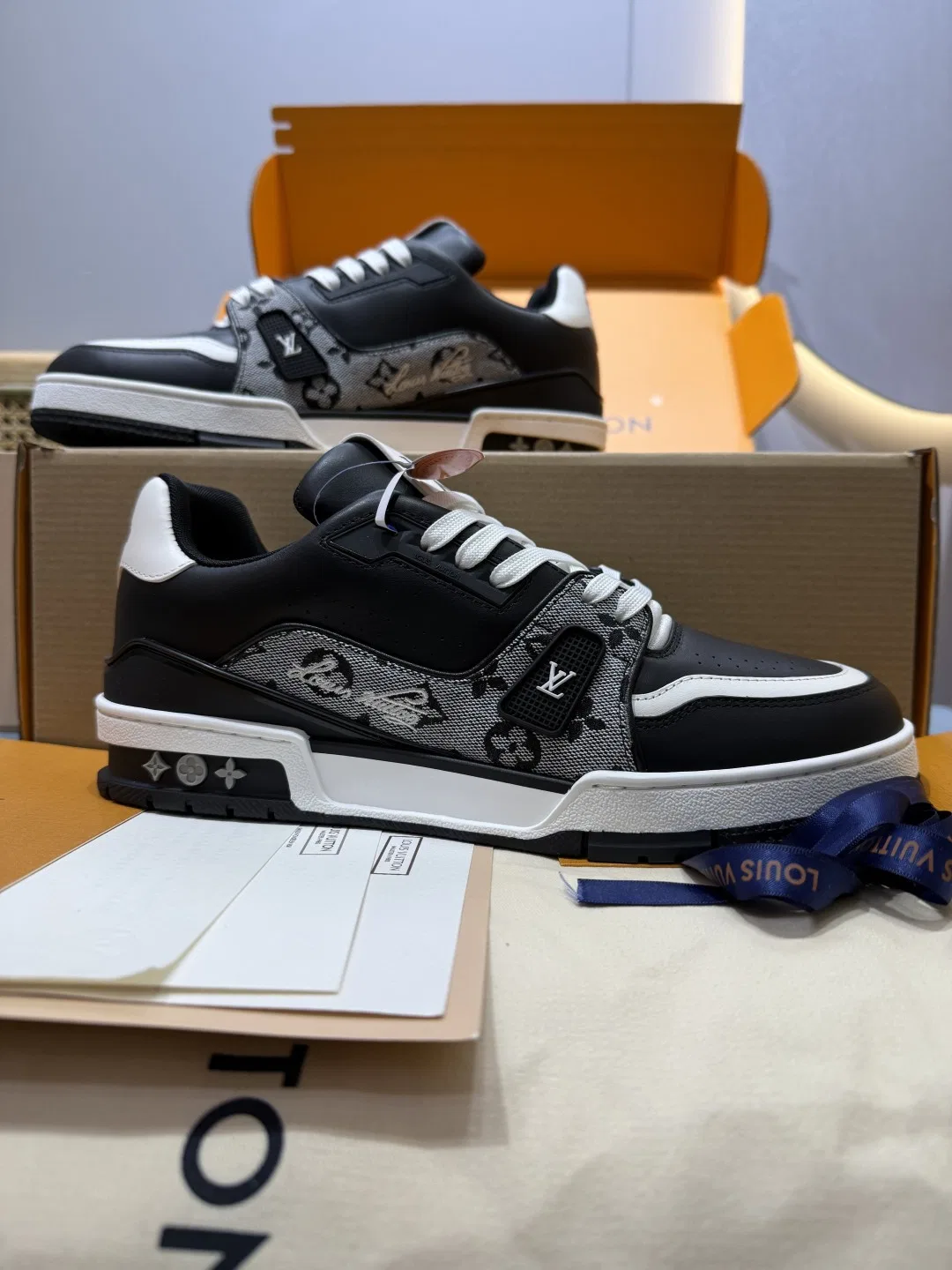 LV 27FW QVUSQNN 151 스니커즈 29