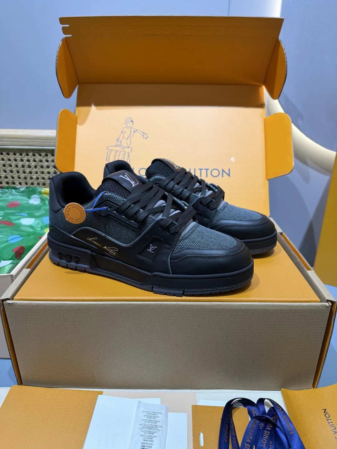 LV 27FW QVUSQNN 151 스니커즈 34