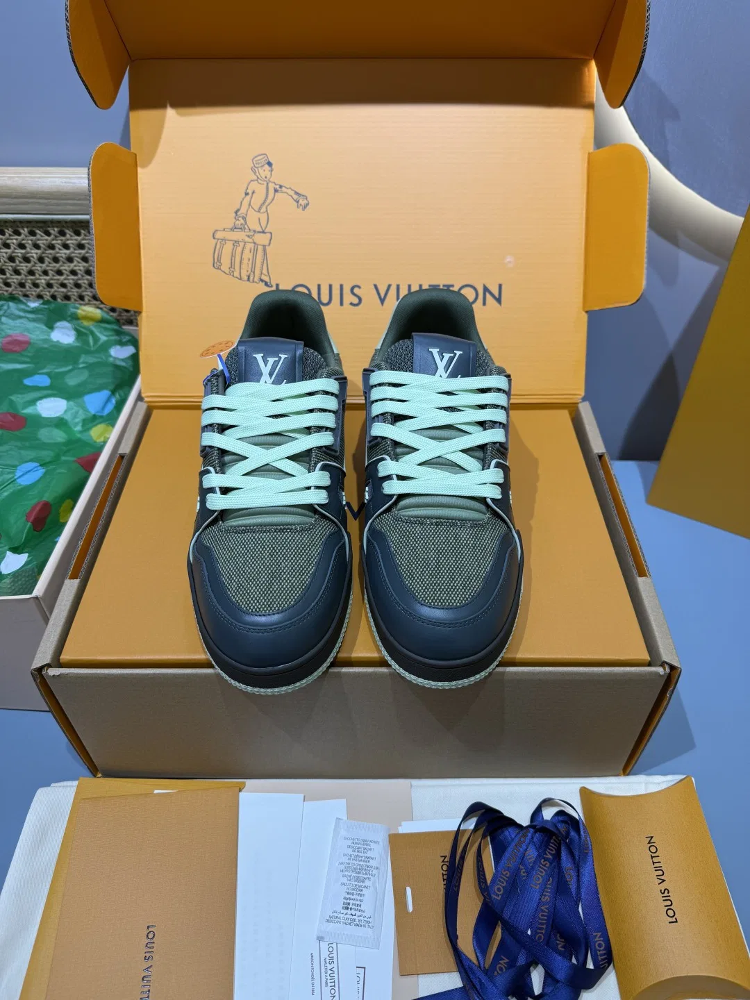 LV 27FW QVUSQNN 152 스니커즈 11