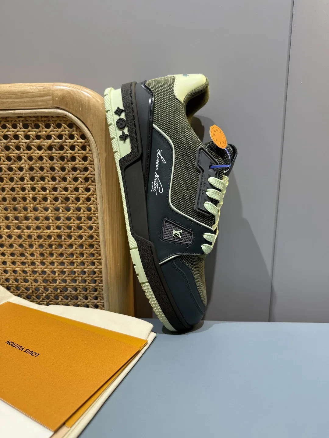 LV 27FW QVUSQNN 152 스니커즈 18
