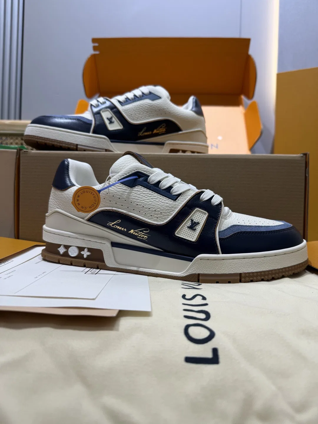 LV 27FW QVUSQNN 154 스니커즈 22