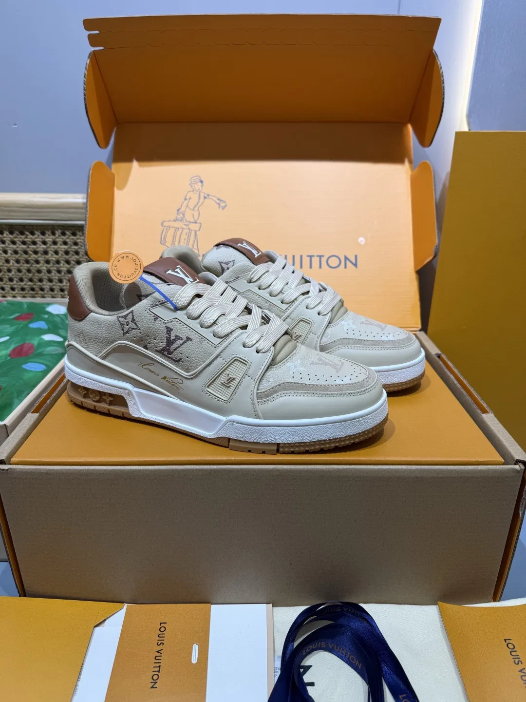 LV 27FW QVUSQNN 156 스니커즈 10