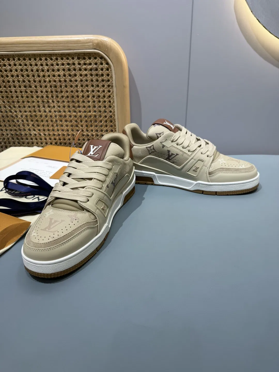LV 27FW QVUSQNN 156 스니커즈 15
