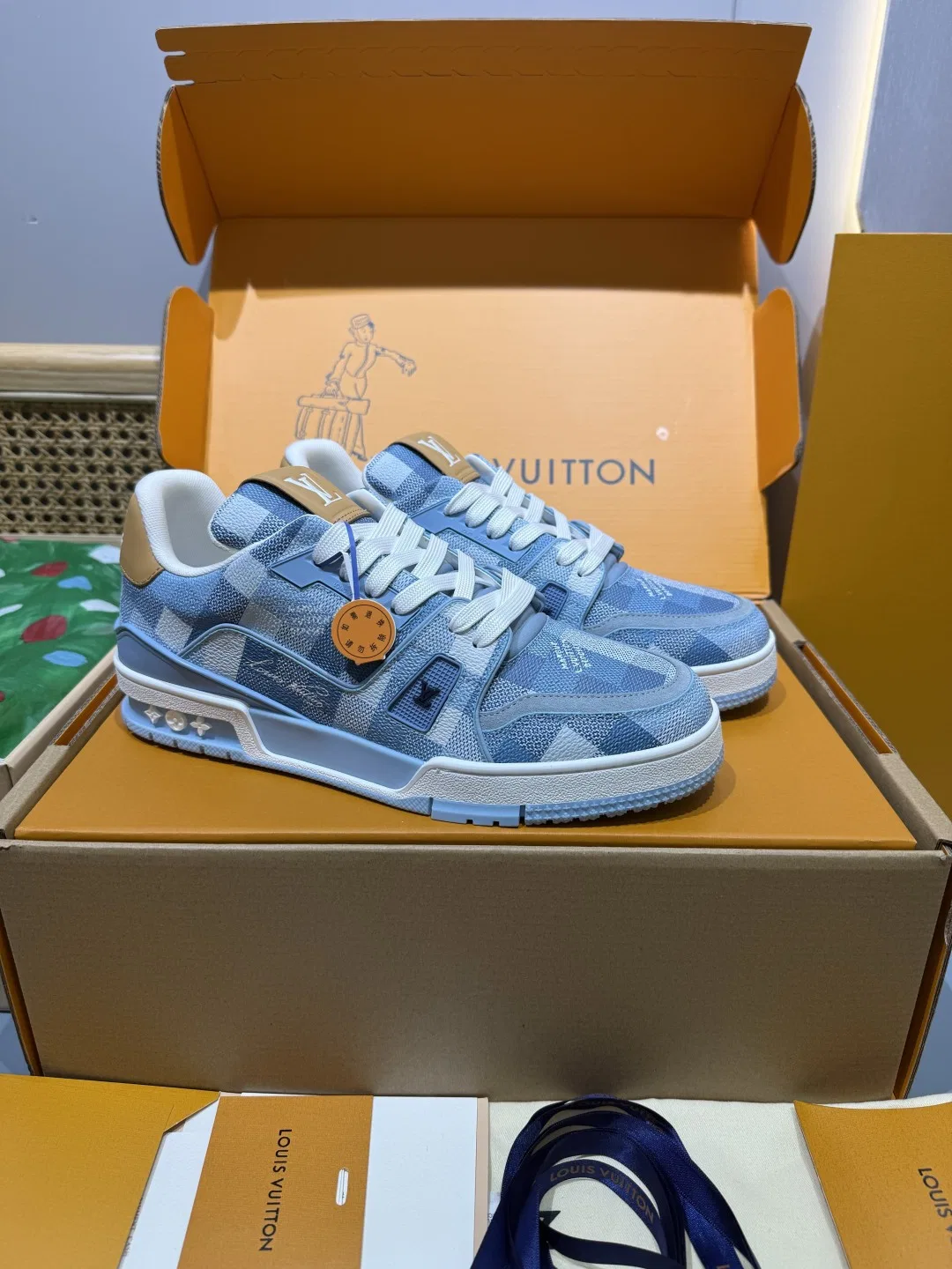 LV 27FW QVUSQNN 156 스니커즈 19