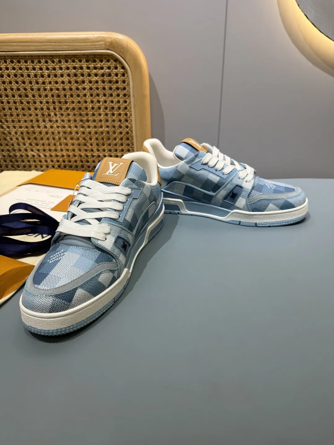 LV 27FW QVUSQNN 156 스니커즈 24