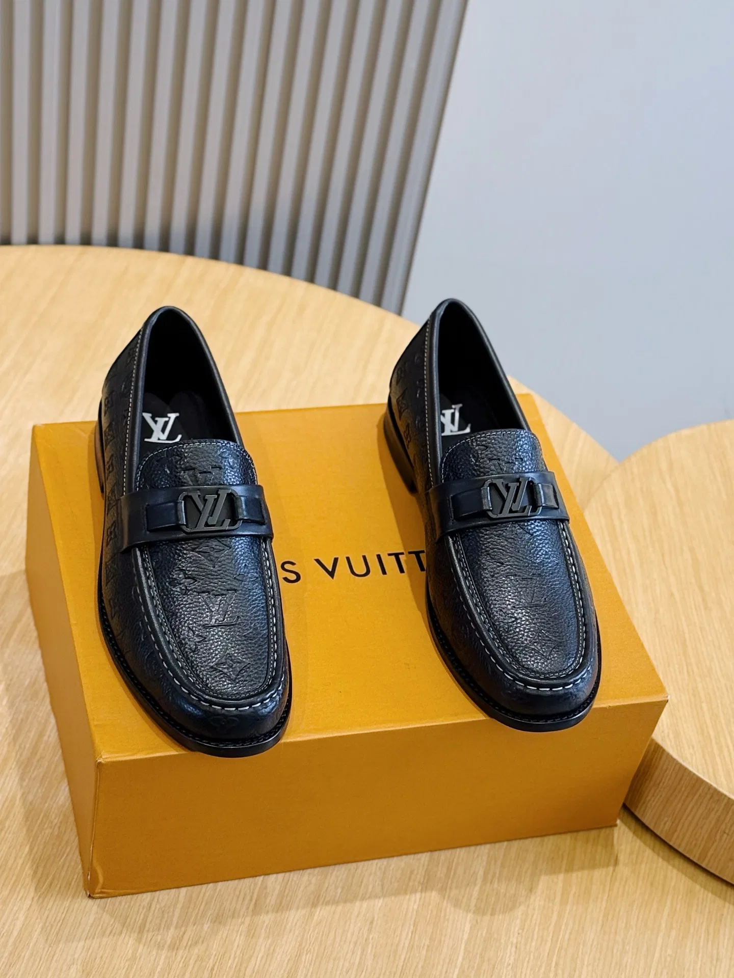 LV 27FW QVUSQNN 166 로퍼 8