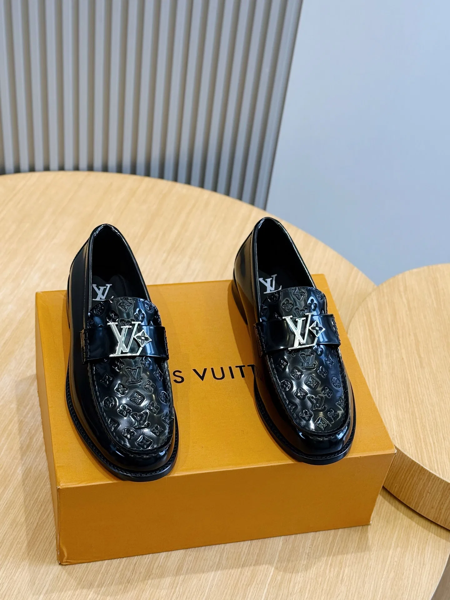 LV 27FW QVUSQNN 166 로퍼 15