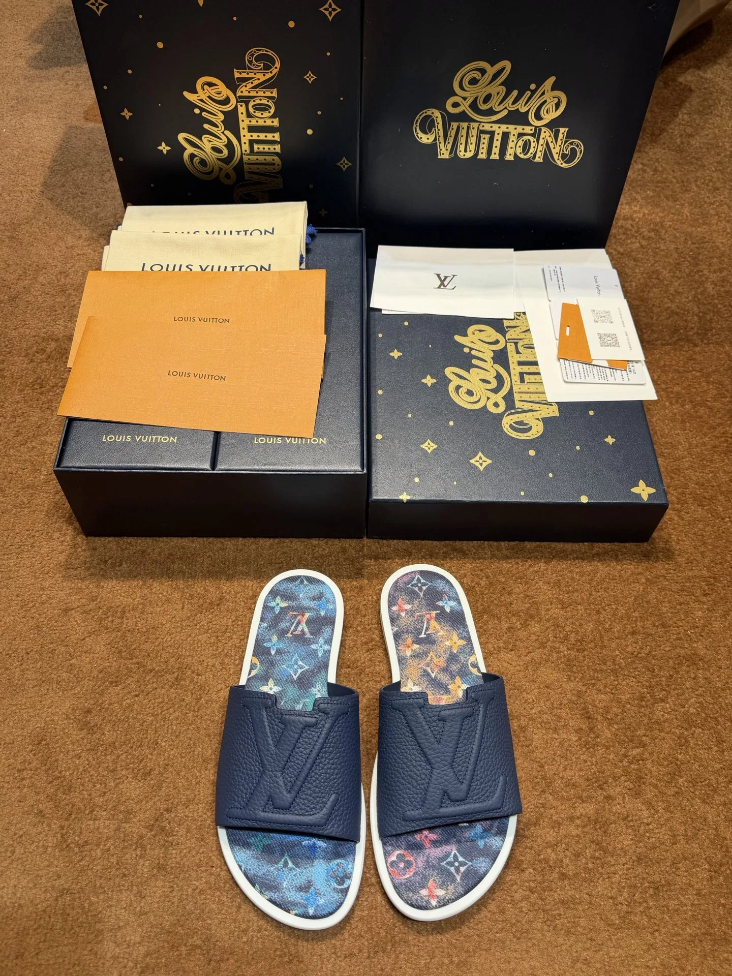 LV 27FW QVUSQNN 206 슬리퍼 11